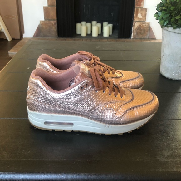 air max one rose gold